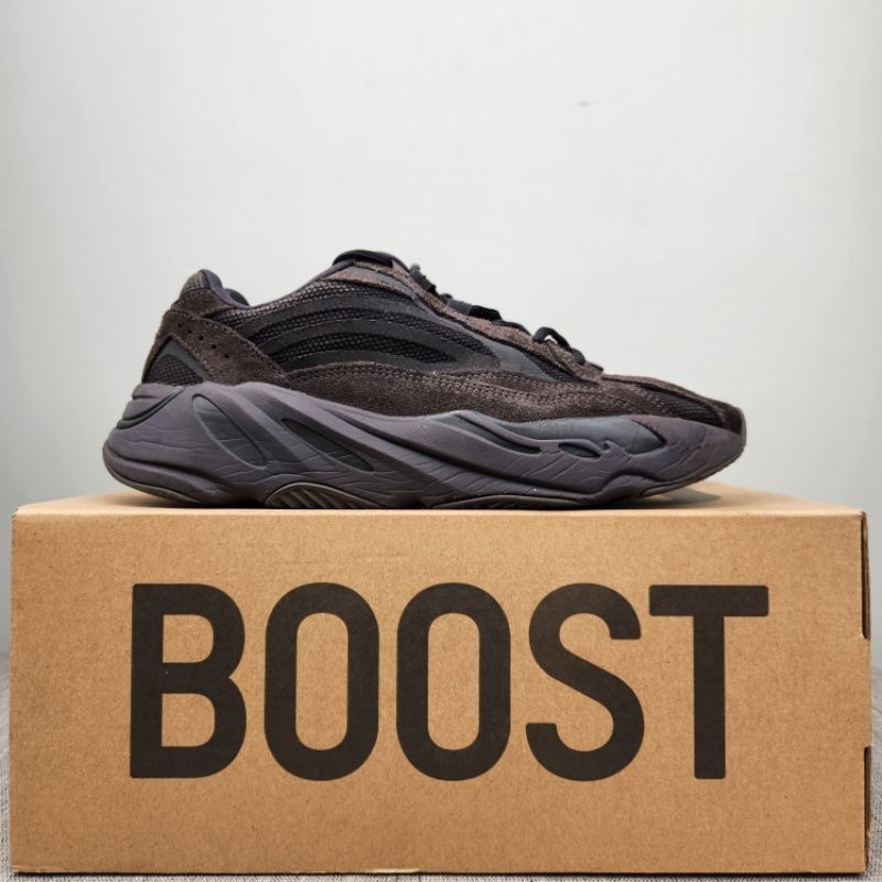 Yeezy Boost 700 V2 Vanta