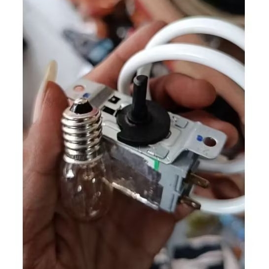 thermostat+lampu e14 kulkas sharp 1pintu original