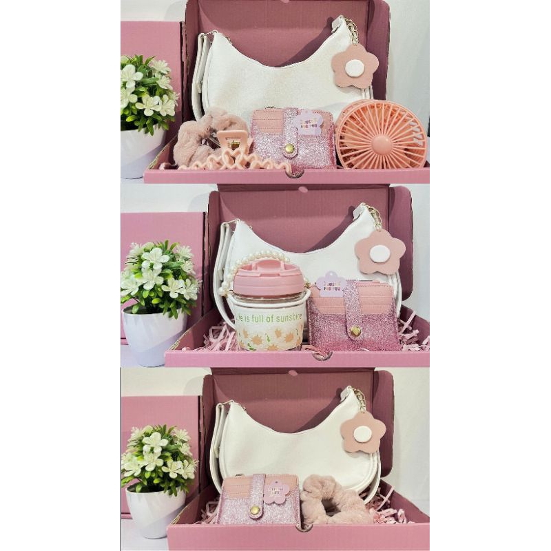 

GIFT BOX HAMPERS/HADIAH ULANG TAHUN UNTUK CEWEK/ANNIVERSARY