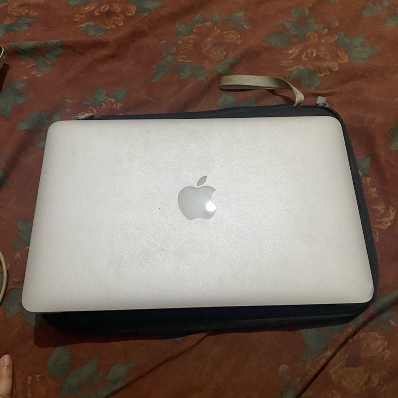 Dijual Macbook Air 2011 MINUS
