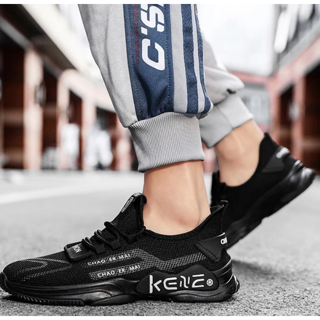 Sepatu Sneakers Pria SP11 Kanvas Karet Sporty