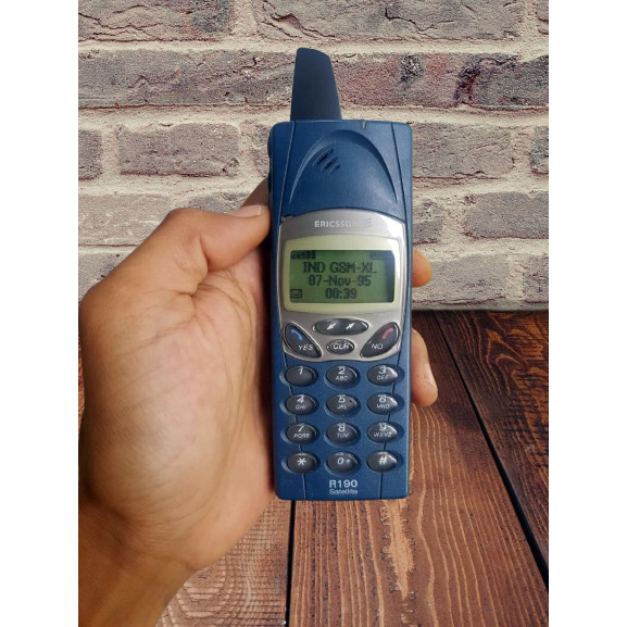 Ericsson R190 Satelite GSM HP Jadul