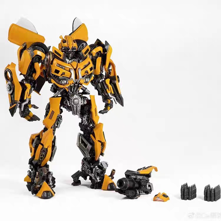 Cyber Era CE-04 Bumblebee Oversized Transformation Robot