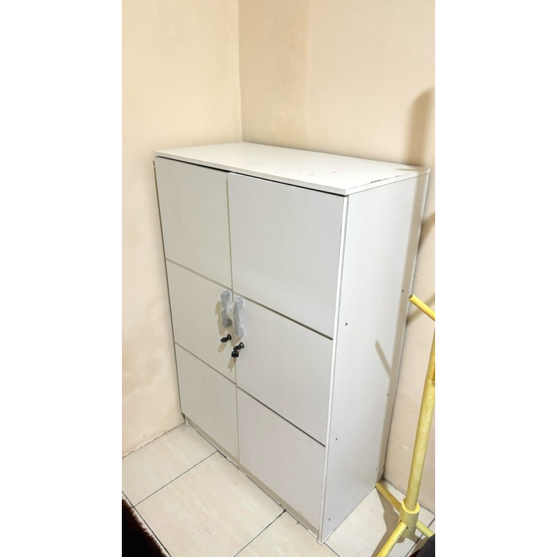 Lemari Putih Preloved