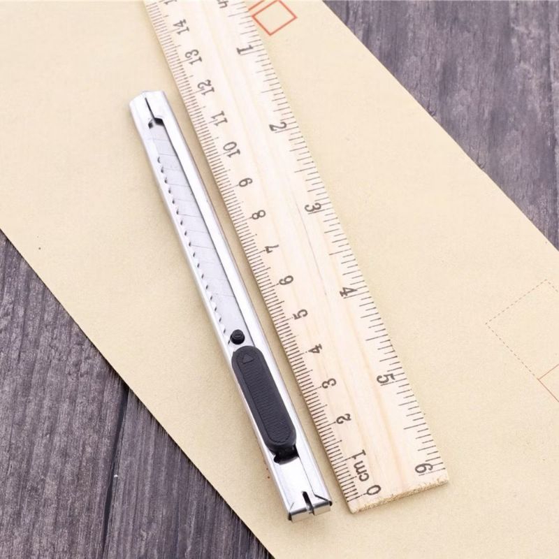 

Cutter Mini Serbaguna Cutter Kecil Stasinless Stell Pisau Kecil