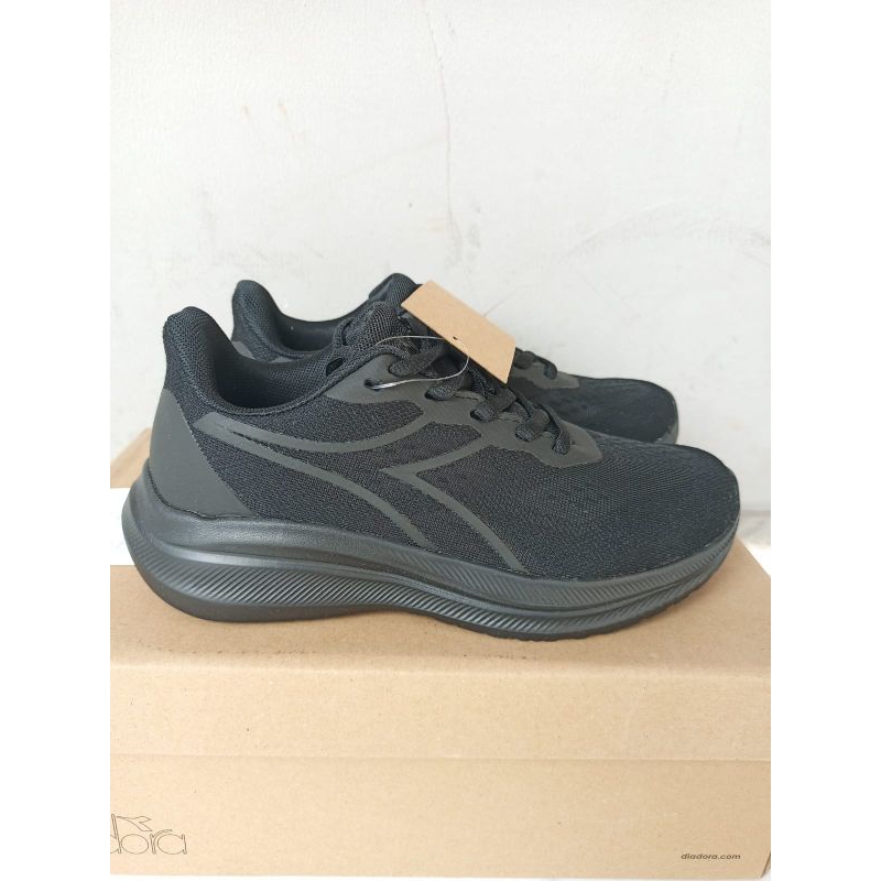 Size 36 Sepatu olahraga Diadora Kalvira Full black Running shoes original
