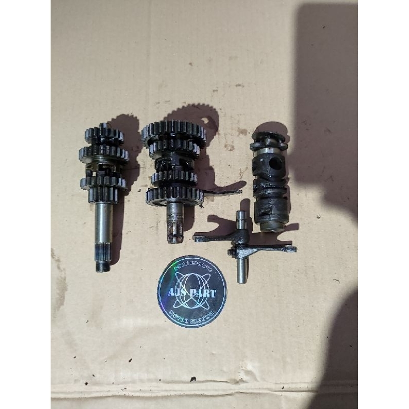 gigi rasio gear rasio Gearbox komplit set as gear Supra x 125 Kharisma Supra x 125 Fi injeksi origin