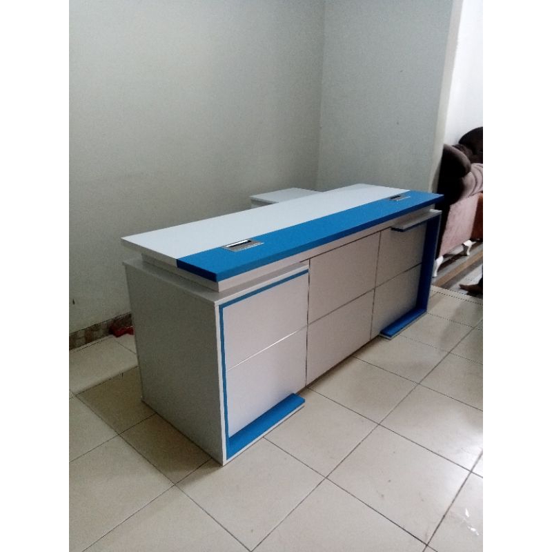 meja direktur kantor