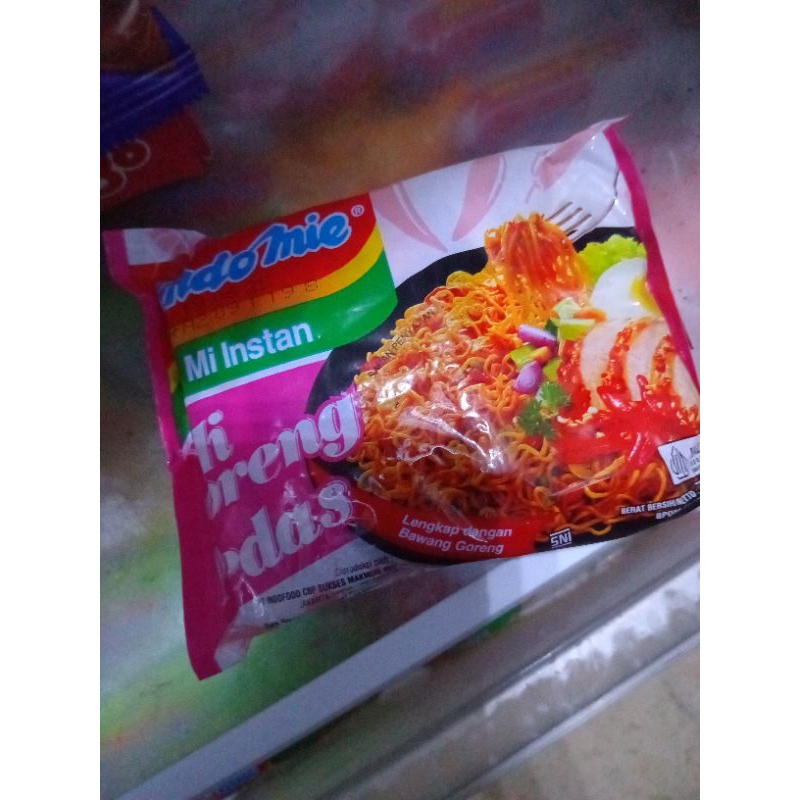 

INDOMIE GORENG PEDAS 1 KARTON ISI 40PCS