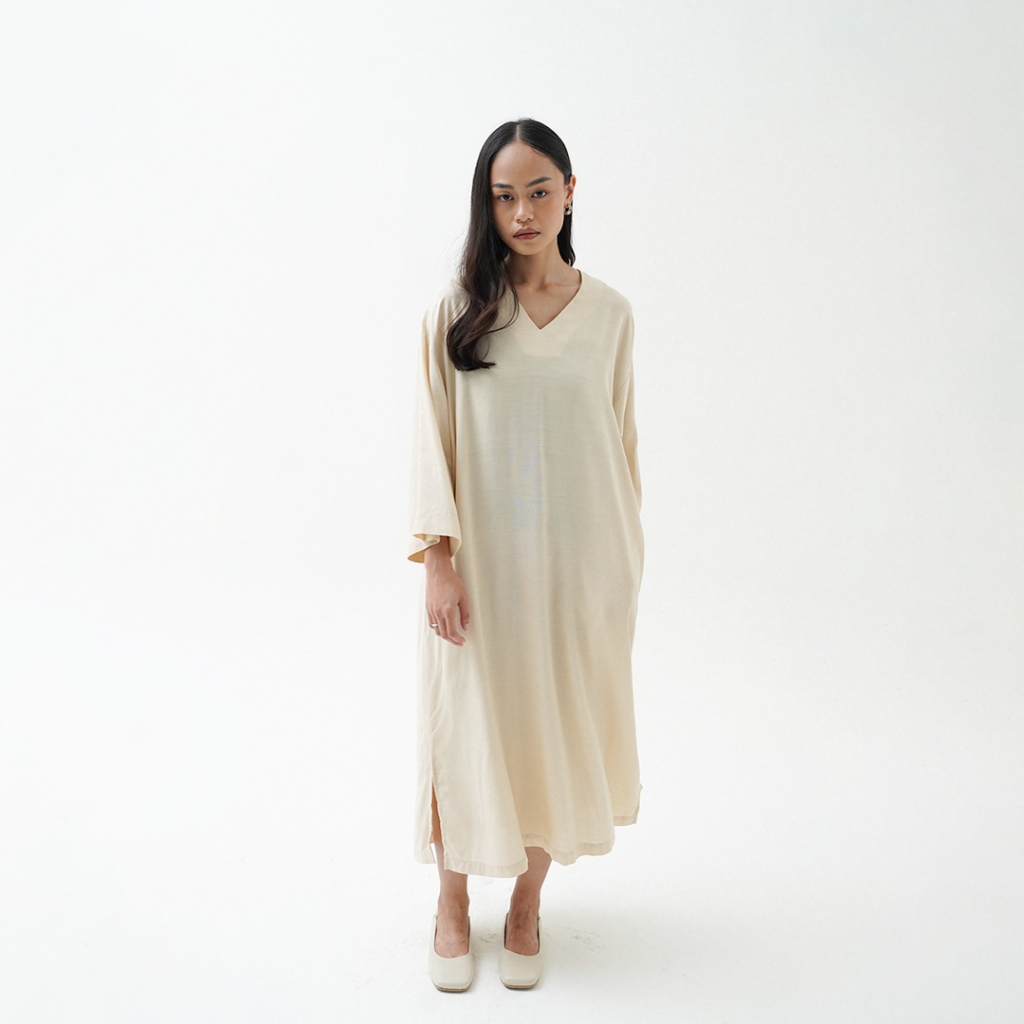 Queensland Loose V-Neck Dress Lengan Panjang LIN000505Q Cream