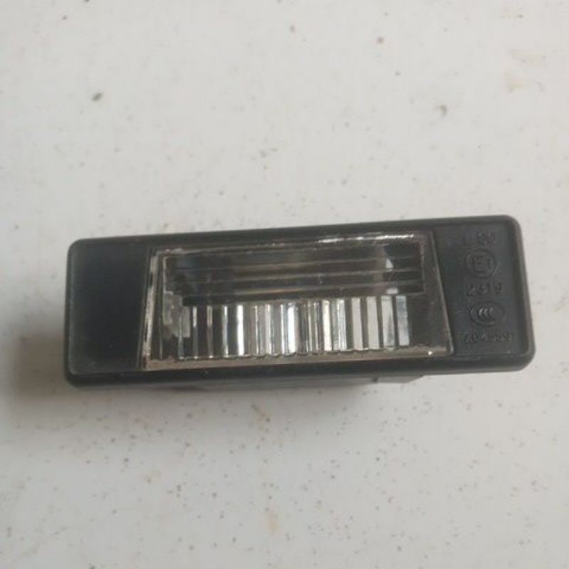 lampu plat nomor NISSAN MARCH ..