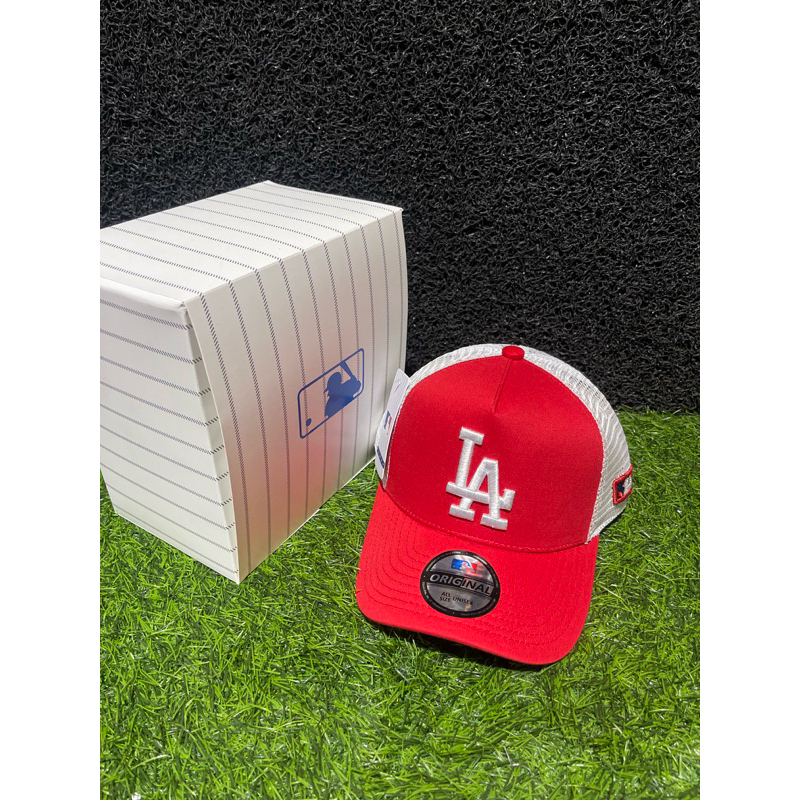 LA Putih Bahan Merah Trucker Putih Topi Premium MLB