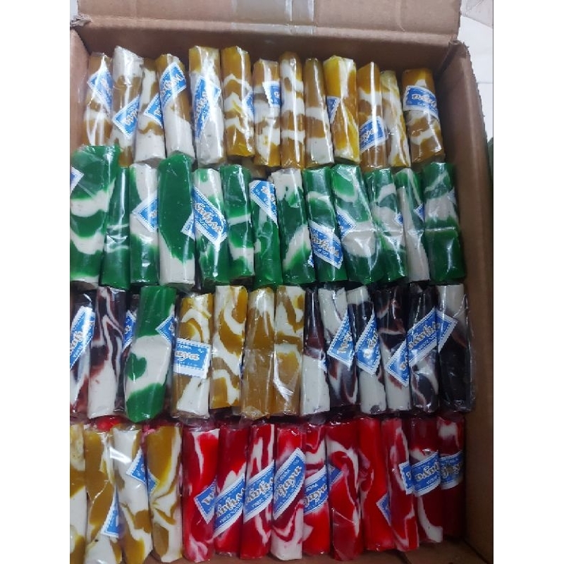 

dodol garut warna warni 500gr isi kurang lebih 26 biji