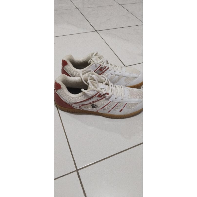 sepatu tenis meja second