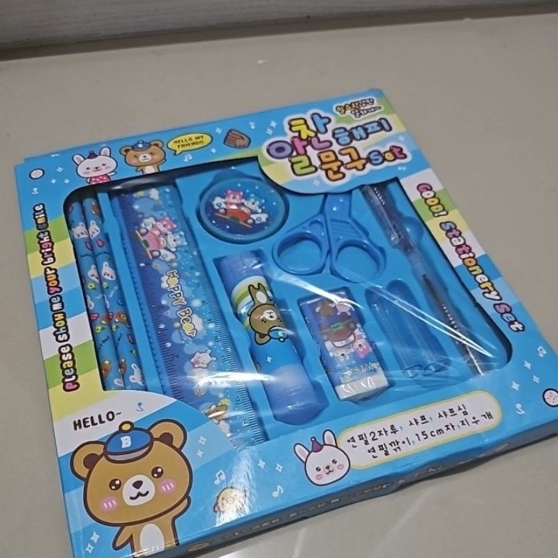 

1 set alat tulis anak biru kado