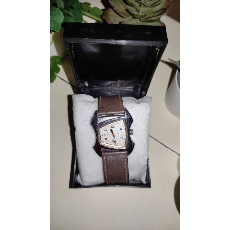 jam tangan fast*Ra*ck