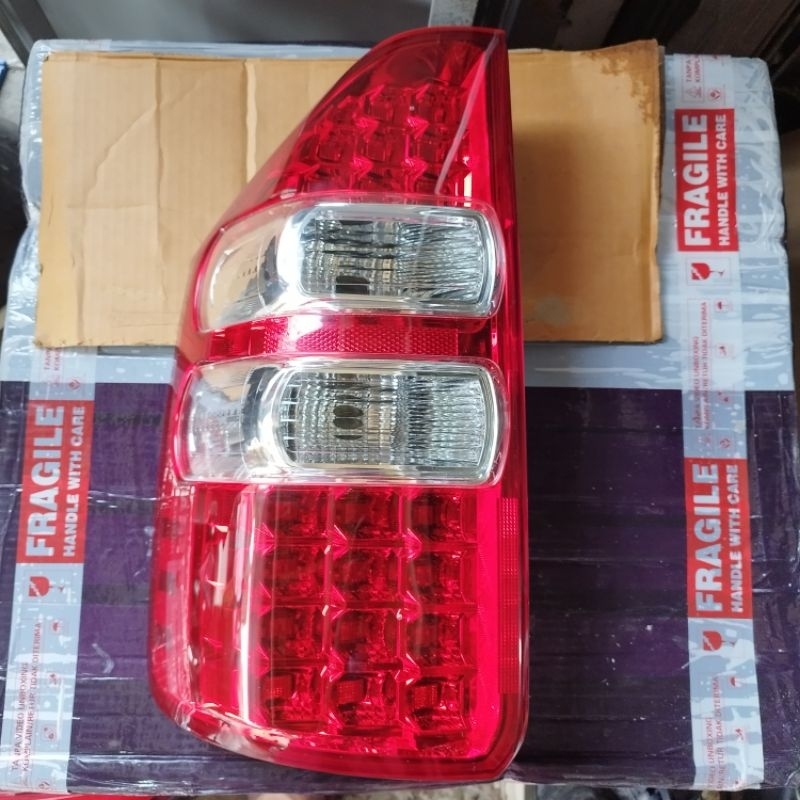 Stoplamp lampu belakang Toyota Nav1 Nav 1 kiri original