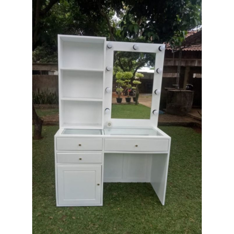 MEJA MAKE UP MINIMALIS MODERN CLASS