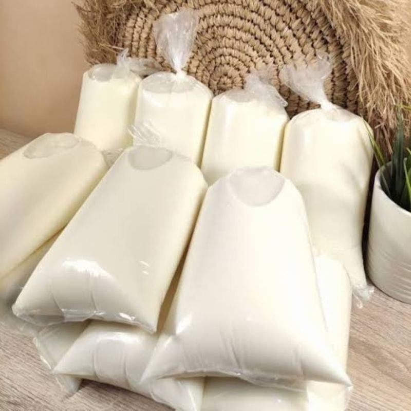 

Susu Murni Asli Berkualitas Tinggi langsung dari peternakan sapi perah dijamin 100% fresh