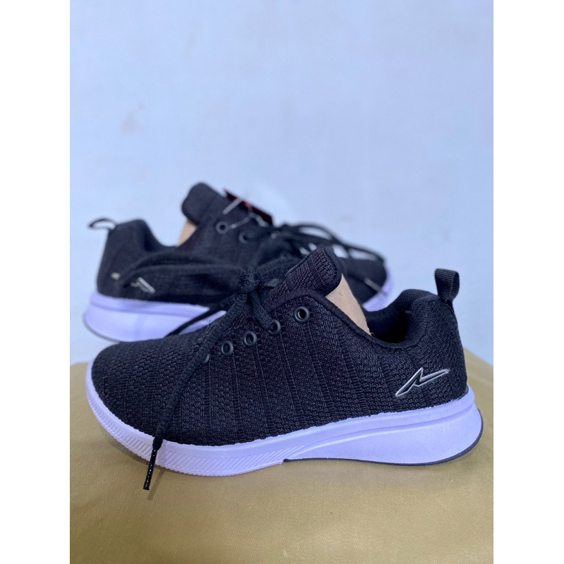 Sepatu ANDO ORIGINAL SAGA - Hitam Putih Black White
