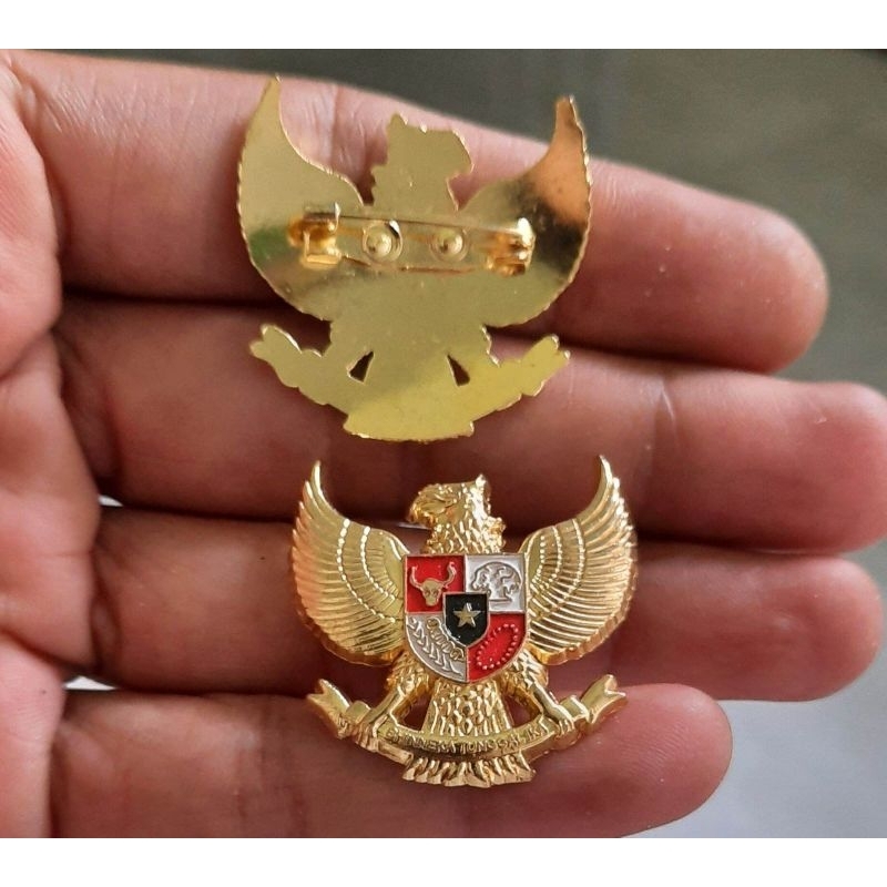 Pin Garuda / Pin Peci Garuda/ pin peci paskib