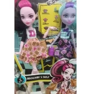 draculaura and twyla