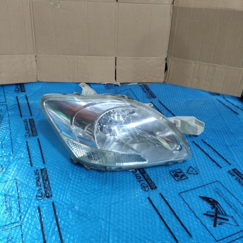 Headlamp Lampu Depan Mobil Toyota Vios HID 2010 Original Kanan