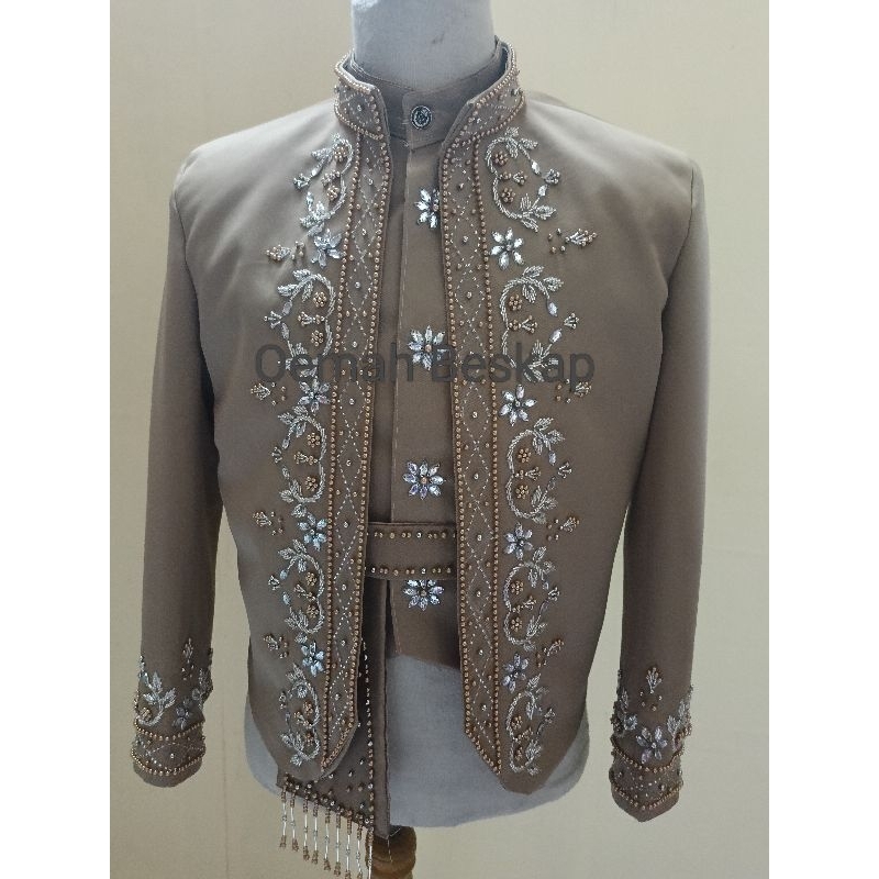 Beskap manten Jawa, Beskap Solo, Basofi