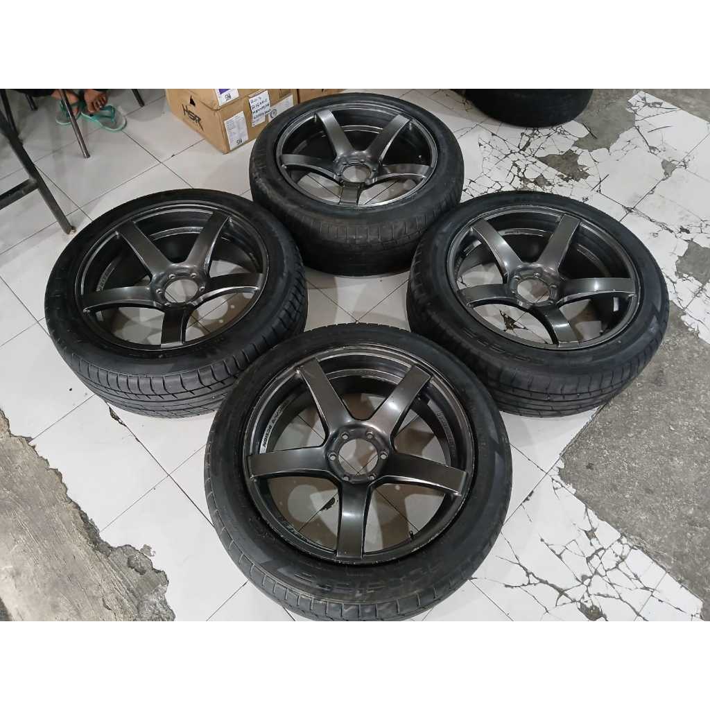 Velg Mobil Bekas Racing Lenso D-1 Ring 22 Lebar 9,5 Et- Pcd 6x139,7 Ban 285/45 R22