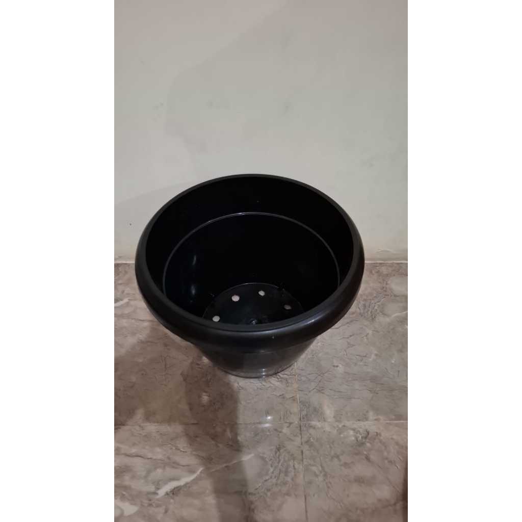 pot plastik simba teratai 35 cm.kuping - Hitam
