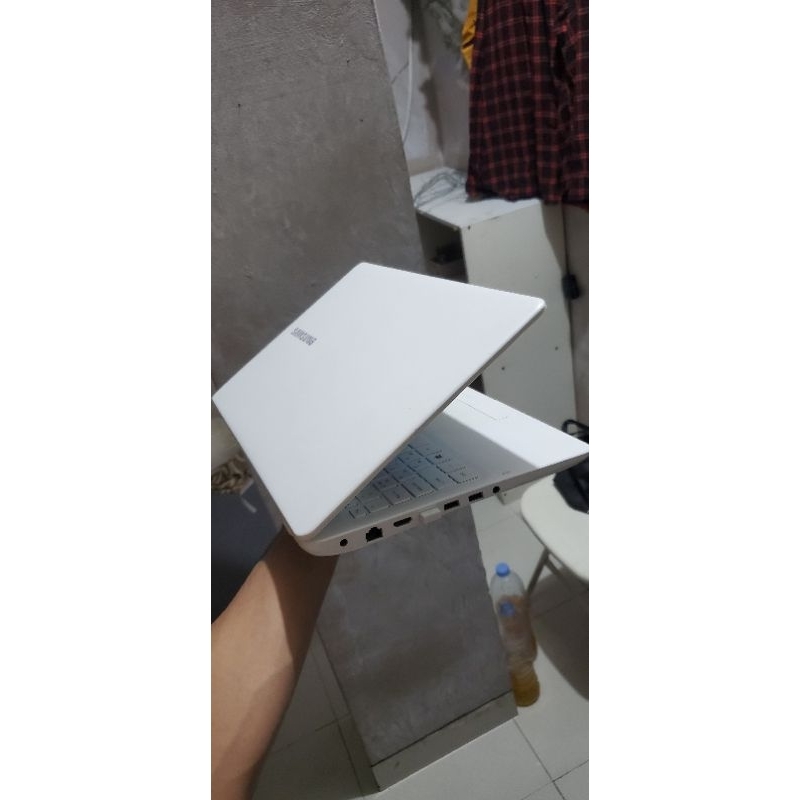 laptop samsung i3 6006u intel bekas pemakaian laptop bekas