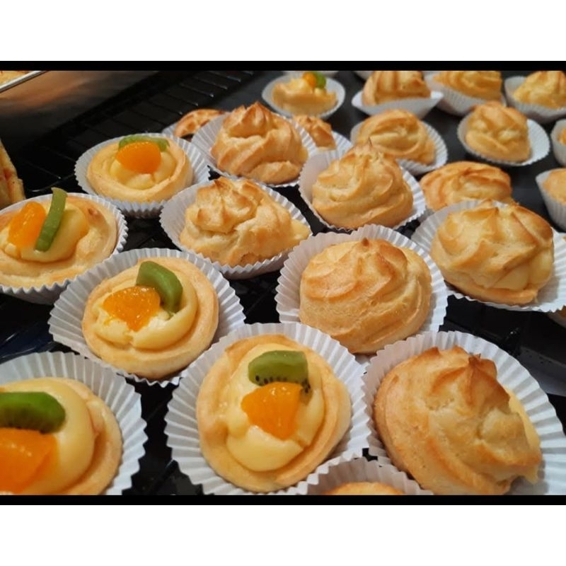 

soes buah n soes fla isi 10pcs