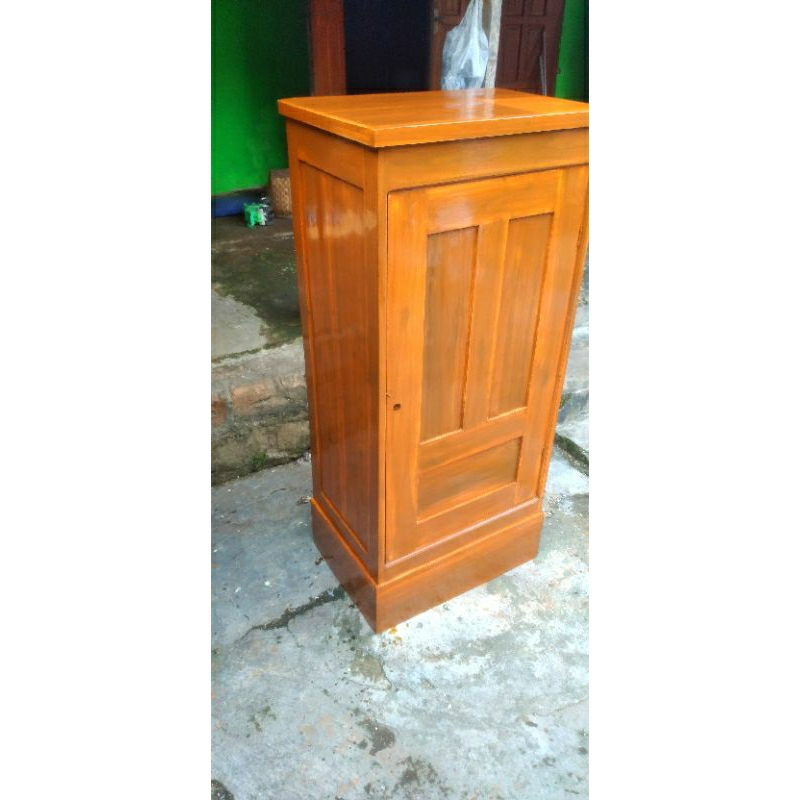 Lemari kost minimalis