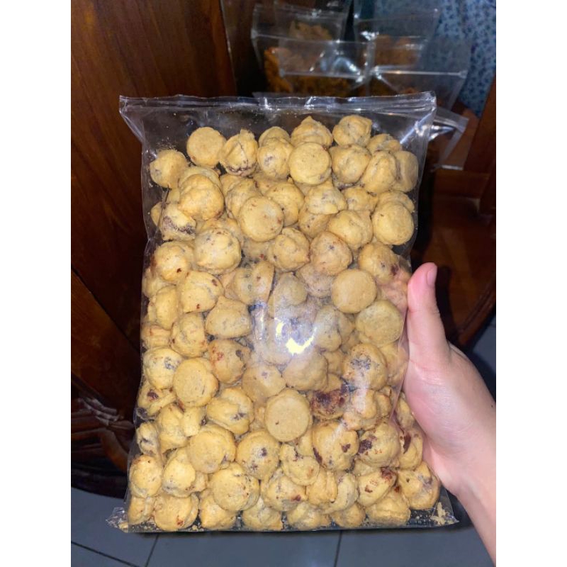 

soes coklat / sus kering isi coklat / kue soes / soes coklat lumer / kue sus murah