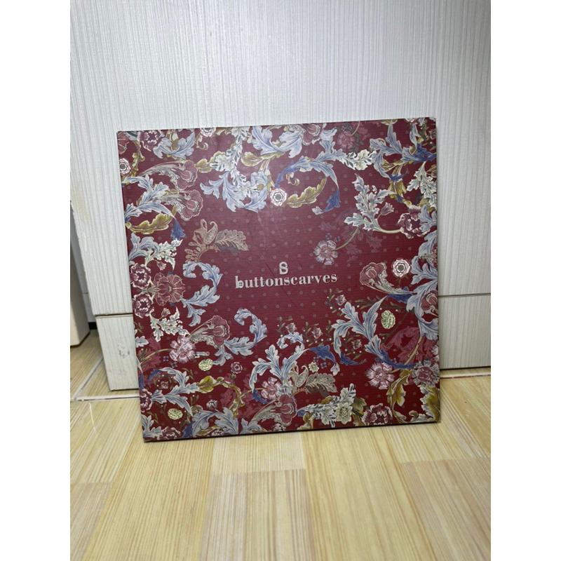 preloved buttonscarves The Royale Satin Square maroon