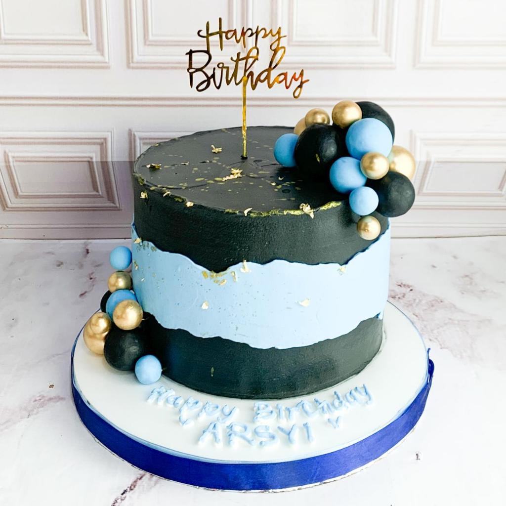 

Kue Ulang Tahun/Birthday Cake/Kue Ulang tahun tema Black Blue/Kue Aesthetic