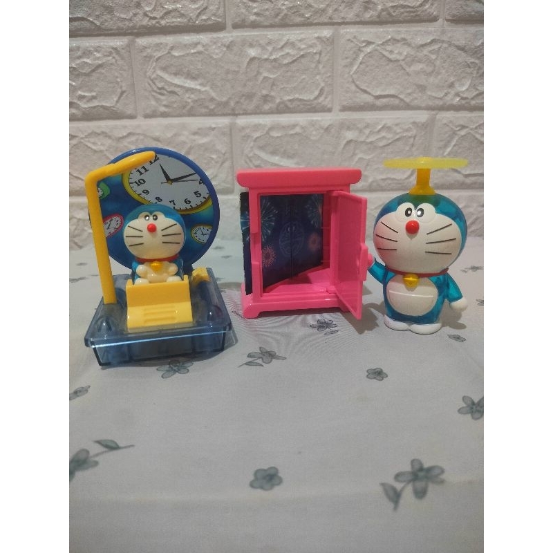 Figur Doraemon Happy Meal McD Preloved