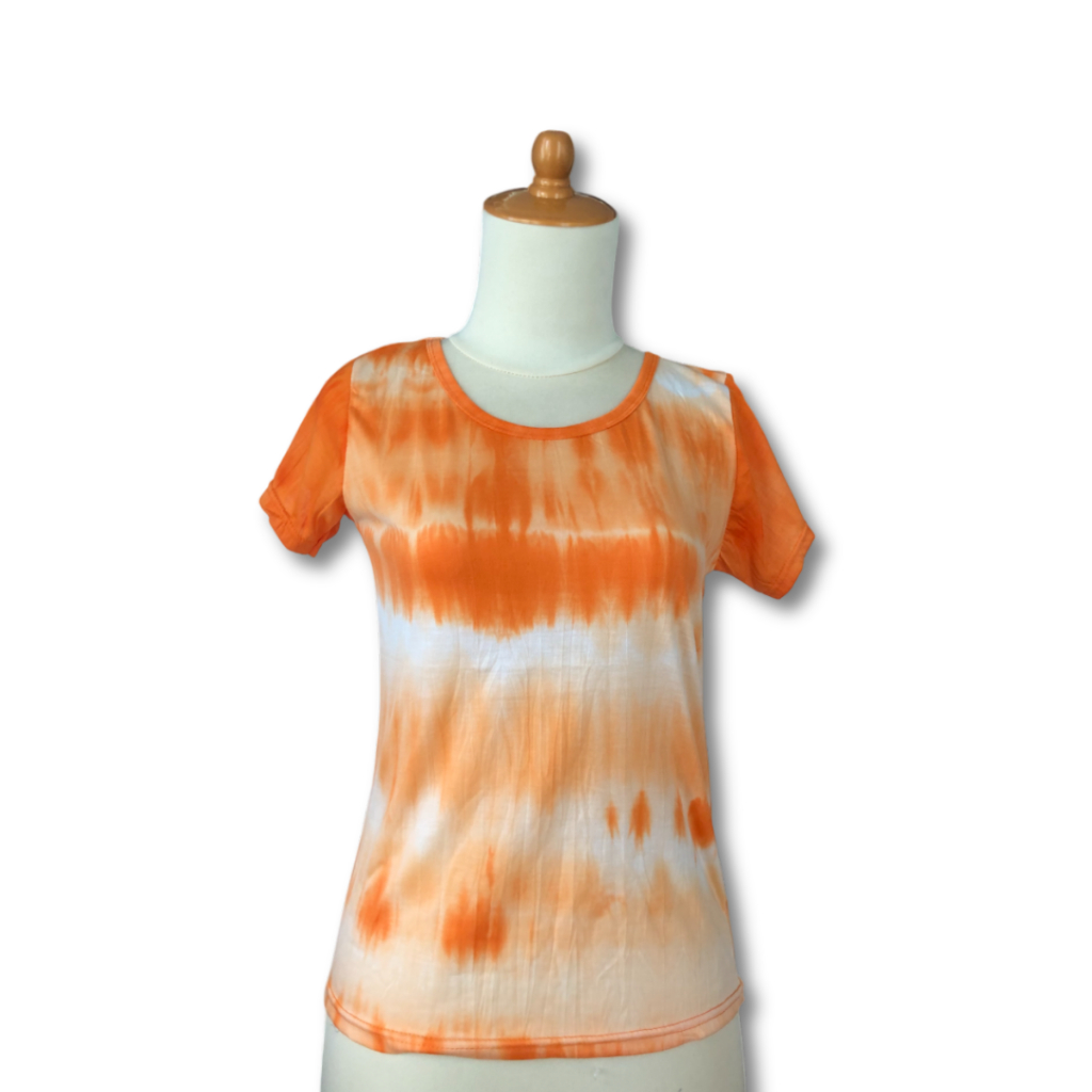 Atasan Wanita Lengan Pendek Baju Kaos Orange Putih Motif Abstrak Tie Dye, OOTD Wanita Kekinian