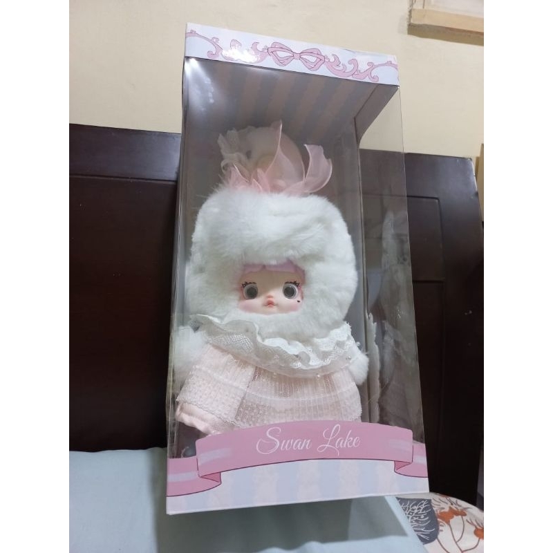 Nommi swan lake boneka swan lake putih
