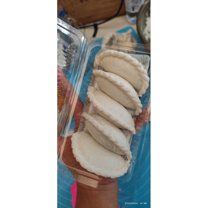 

Cireng isi ayam suir pedas daun jeruk