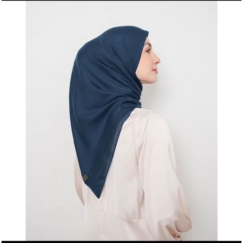 HL Voal Plain-Iron logo