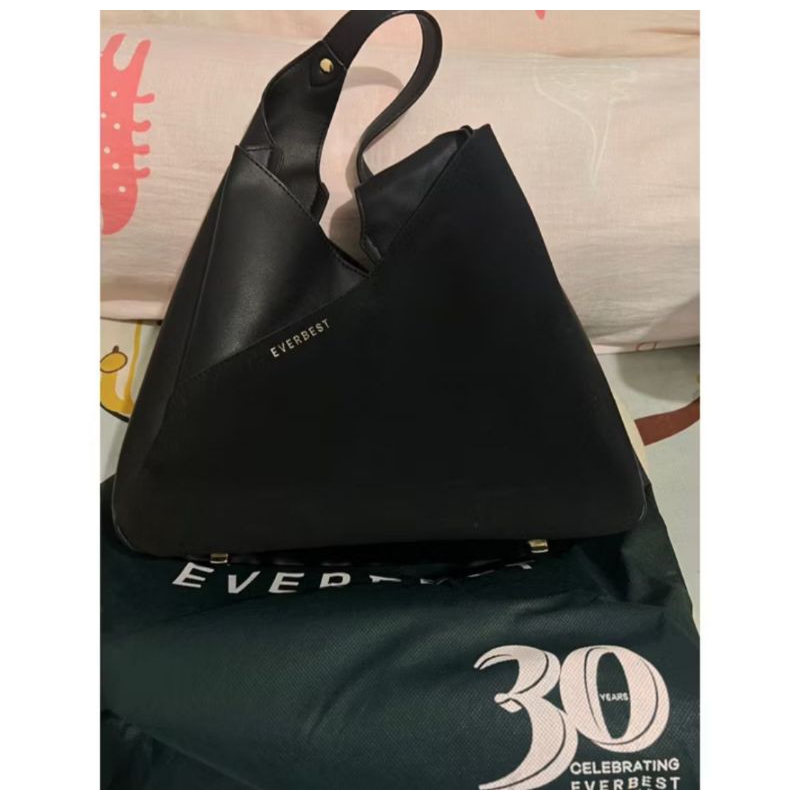 Tas Hitam Everbest