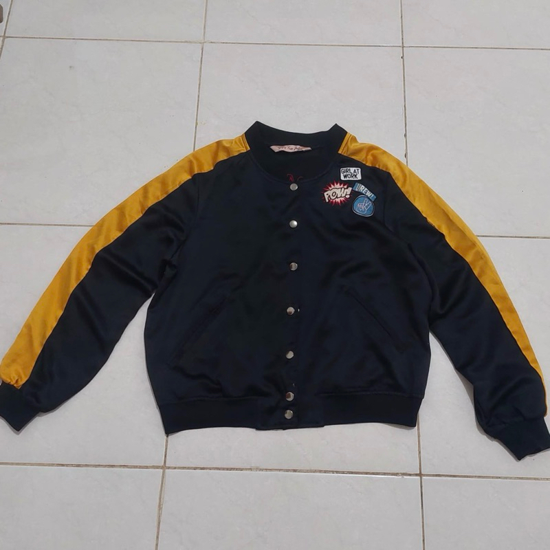 [Preloved] Jaket Outer Wanita - Minimal