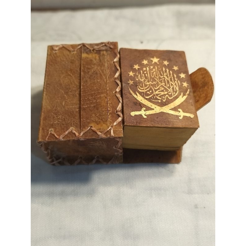 Al Qur'an Stambul Tinta Emas Wadah Kulit