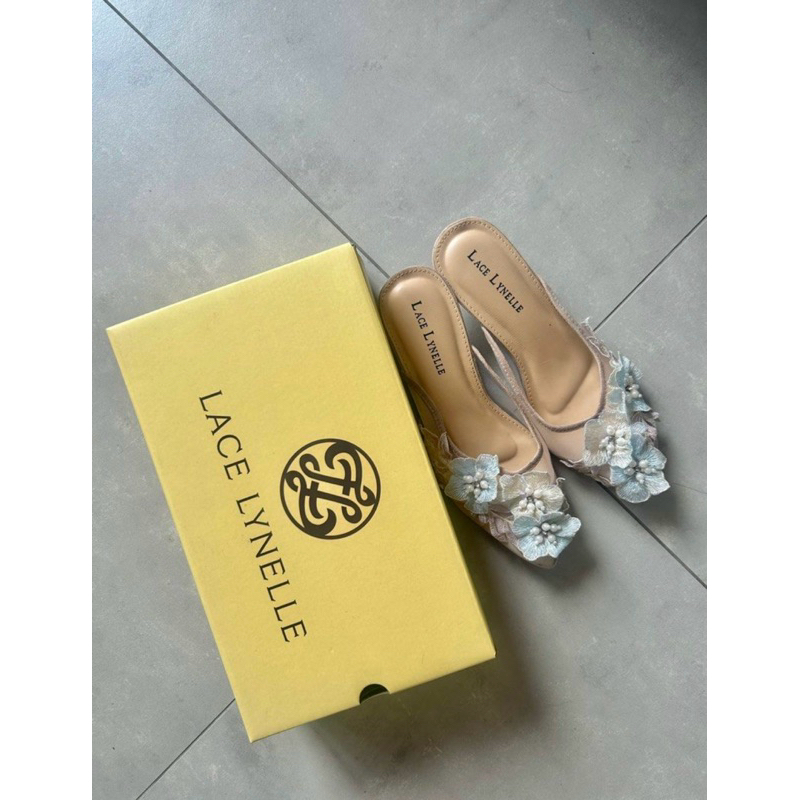 sepatu pesta pastel Lace Lynelle preloved