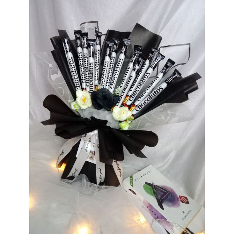 

Alova Flowflorist Snack Bouquet Choco Sweet Monochrom | Buket Snack | Hadiah Wisuda | Buket Wisuda | Buket Murah