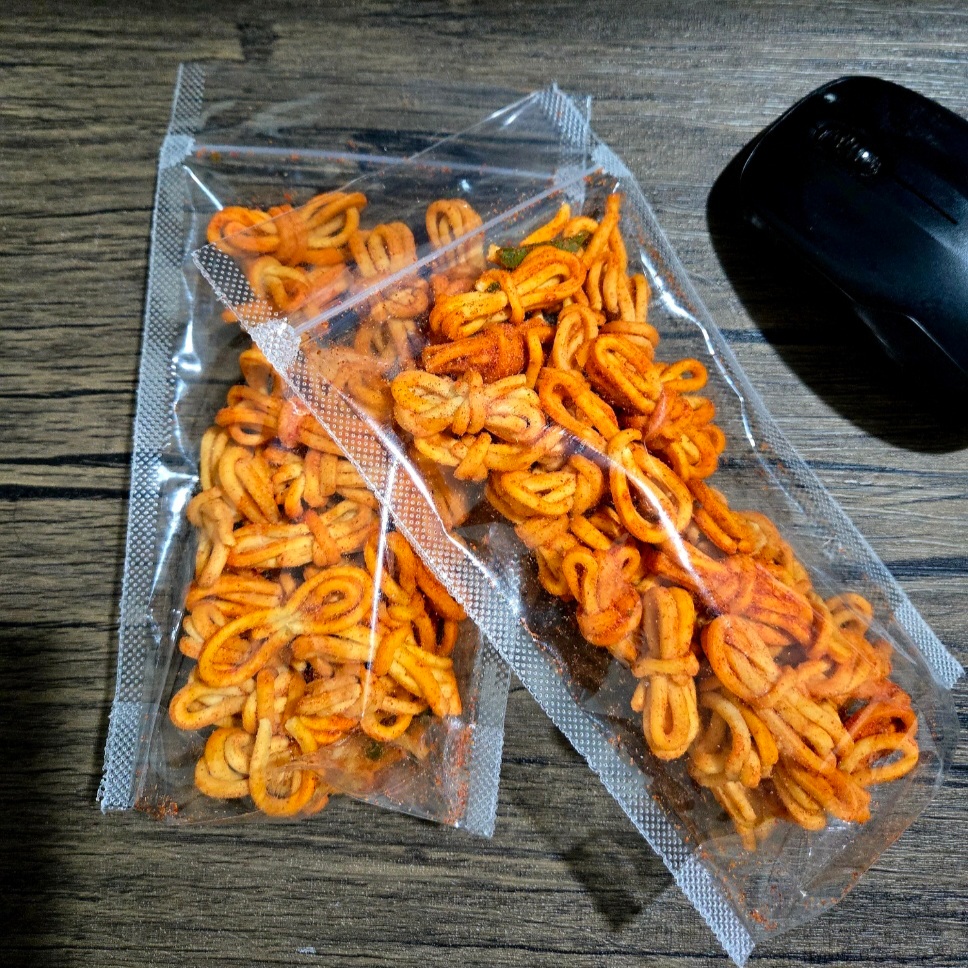 

Mie Gulung Milung Cripsy Pedas Daun Jeruk 100gram