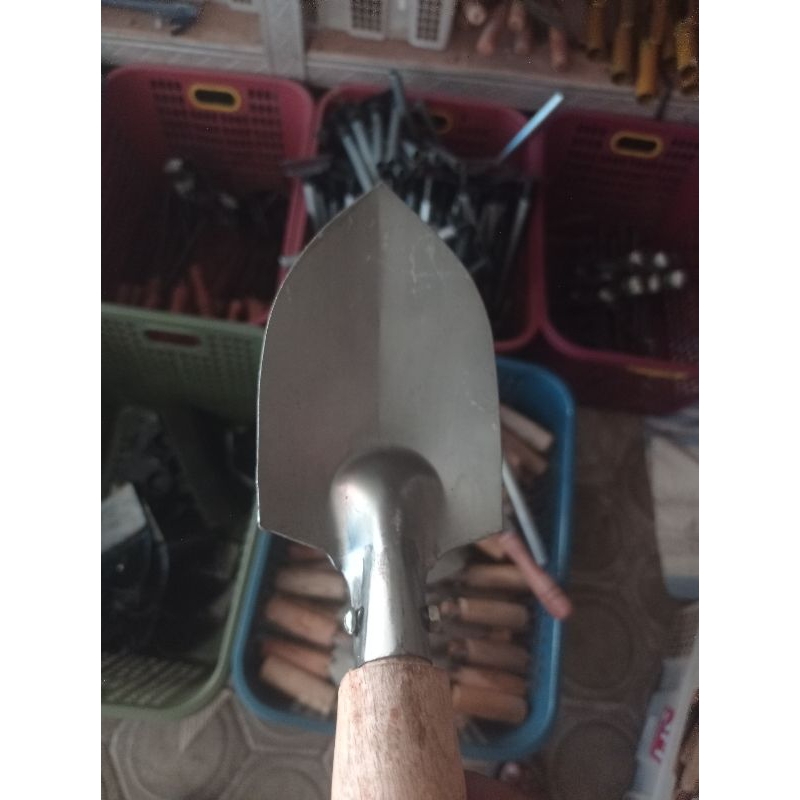 alat berkebun cetok tanam