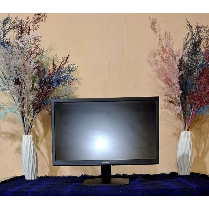 DIJUAL MONITOR  SAMSUNG 19 INCH HDMI LED