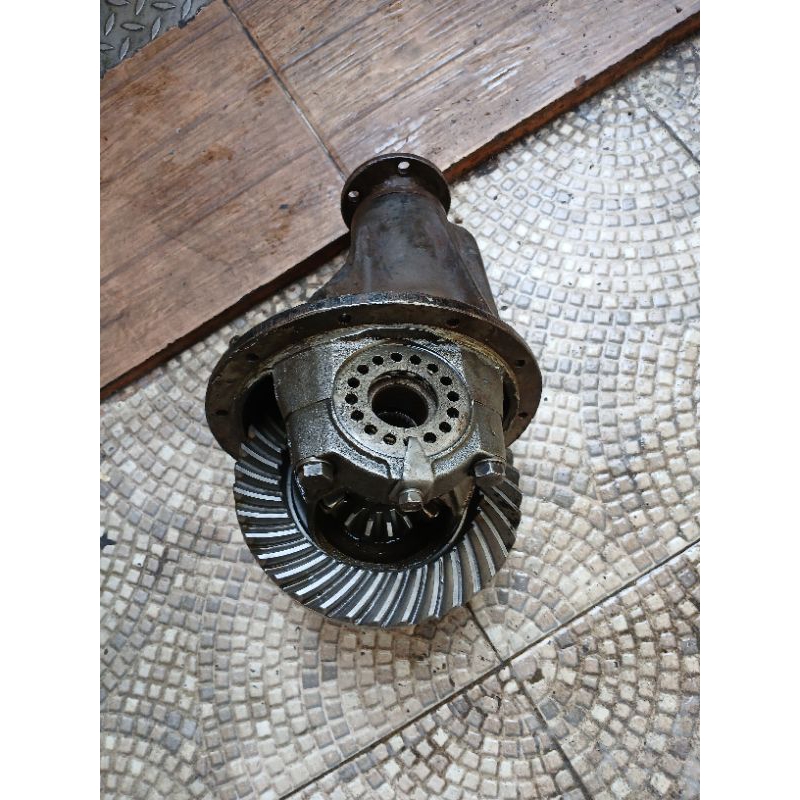 Gardan Belakang Mitsubishi L300 Diesel